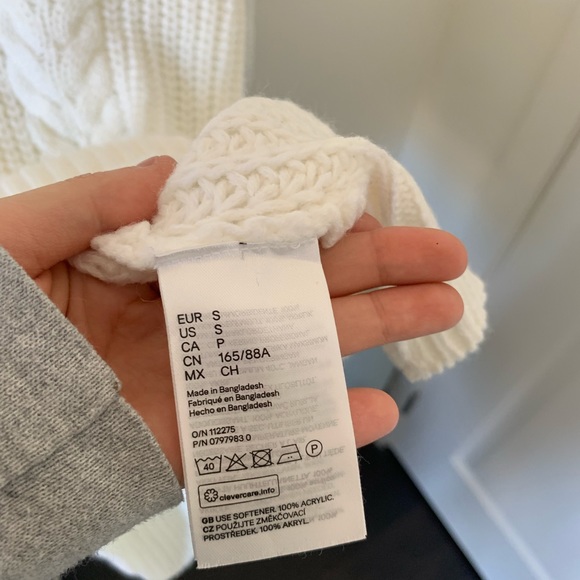 H&M CABLE-KNIT TURTLENECK SWEATER DRESS - Picture 4 of 5